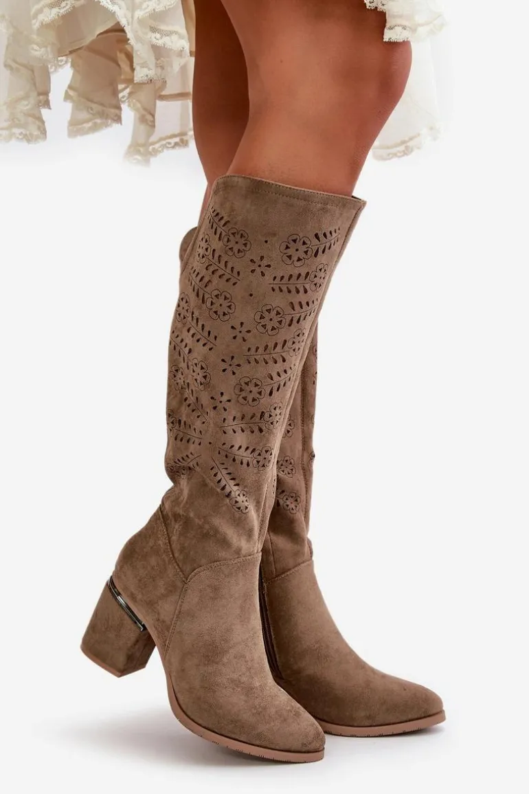 Ażurowe Kozaki Damskie Na Słupku Z Eko Zamszu Vinceza 16443 Ciemnobeżowe