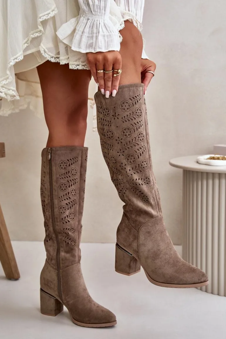 Ażurowe Kozaki Damskie Na Słupku Z Eko Zamszu Vinceza 16443 Ciemnobeżowe