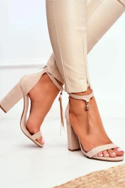 Beżowe Zamszowe Sandałki na Słupku z Frędzlem Annick