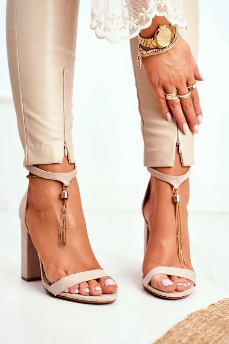 Beżowe Zamszowe Sandałki na Słupku z Frędzlem Annick