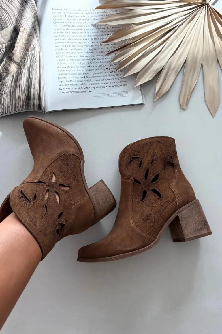 Botki Damskie Ażurowe Z Naturalnego Zamszu Na Słupku Zazoo 3690 Brązowe
