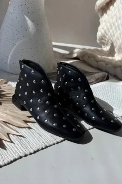 Botki Damskie Na Delikatnym Obcasie Ze Srebrnym Zdobieniem Czarne Rosalind