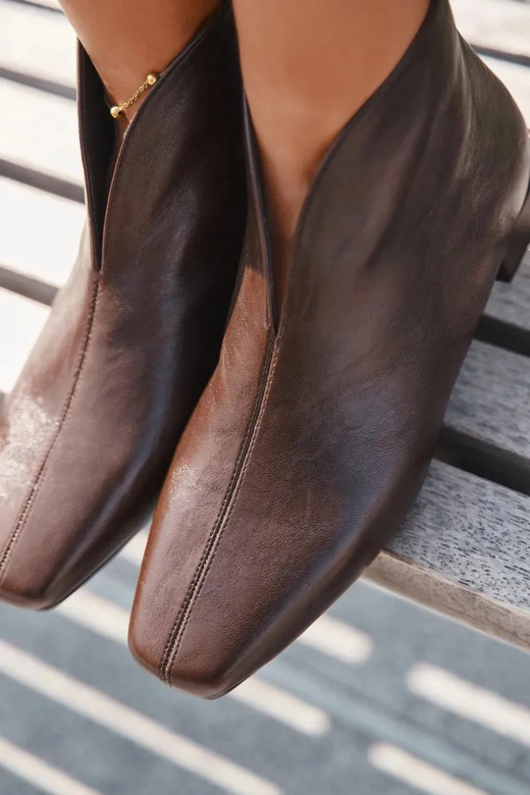 Botki Damskie Na Delikatnym Obcasie Czekoladowe Elvienne