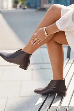 Botki Damskie Na Delikatnym Obcasie Czekoladowe Elvienne