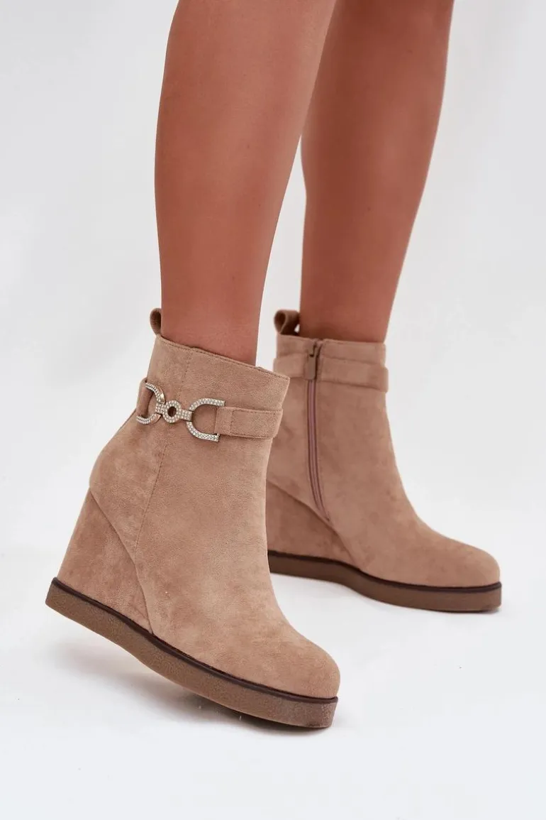 Botki Damskie Na Koturnie Z Ozdobnym Detalem Beżowe Marivana