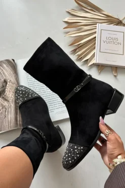 Botki Damskie Na Niskim Obcasie Ze Zdobieniem I Paskiem D&A MR52-165 Czarne