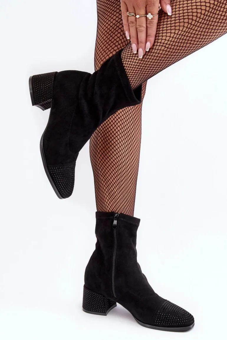 Botki Damskie Na Niskim Obcasie Ze Zdobieniem Czarne Vissias