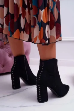 Botki Damskie Na Obcasie Z Nitami W Szpic RB23P Czarne Snack