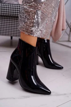 Botki Damskie Na Słupku Lakierowane Czarne Ferty