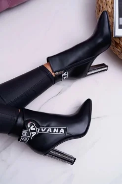 Botki Damskie Na Słupku W Szpic Czarne Macada