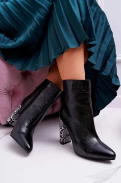 Botki Damskie Na Słupku Wężowy Motyw Czarne Vernel