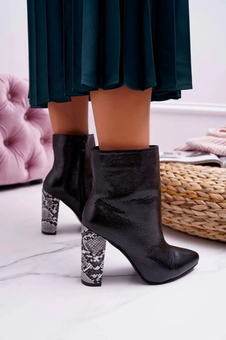 Botki Damskie Na Słupku Wężowy Motyw Czarne Vernel