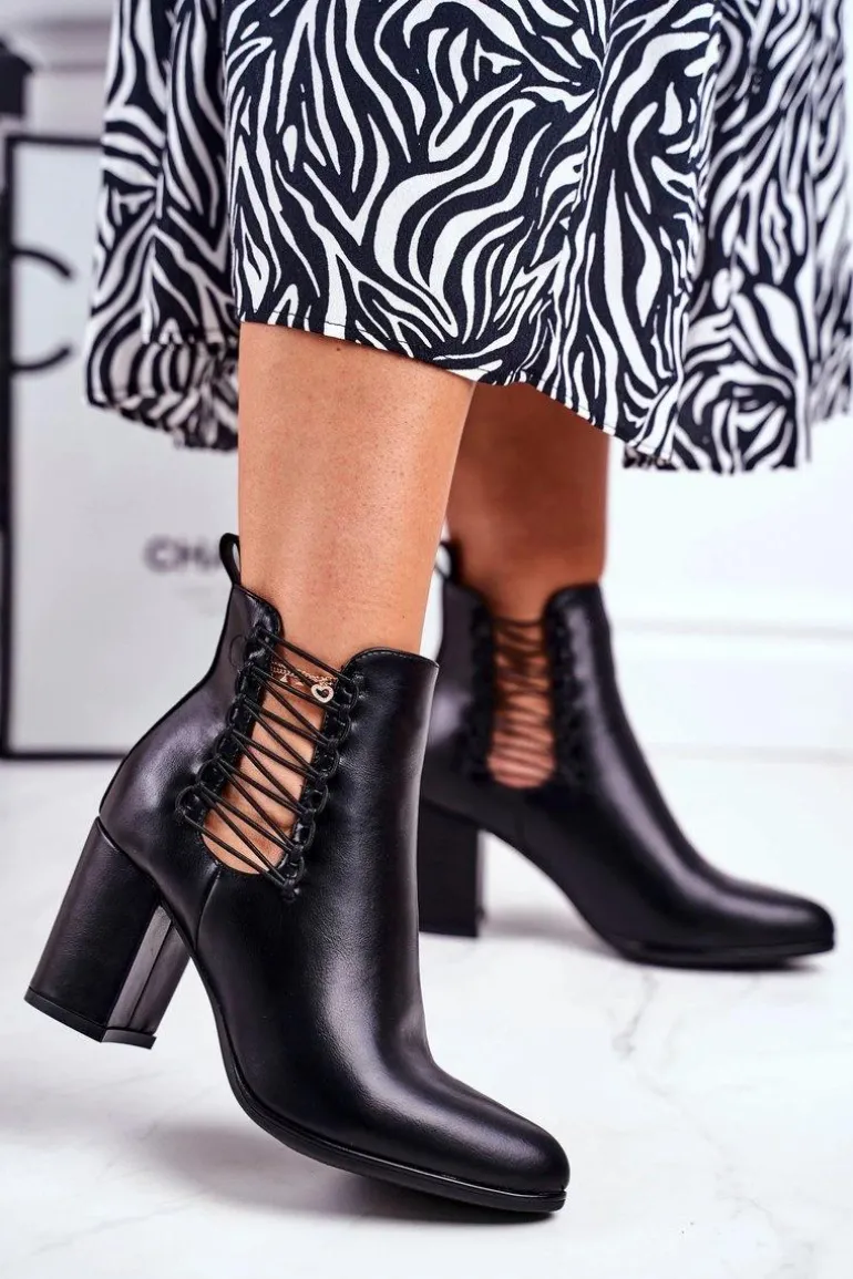 Botki Damskie Na Słupku Wsuwane Z Gumkami Czarne Vibo