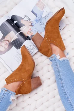 Botki Damskie Na Słupku Wsuwane z Wycięciami Camel ManiMani