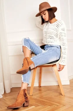 Botki Damskie Na Słupku Z Frędzlami Kowbojki Camel Sibi