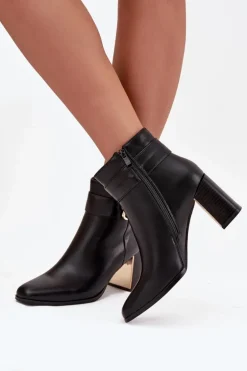 Botki Damskie Na Słupku Z Paskiem I Złotym Detalem Czarne Galinne