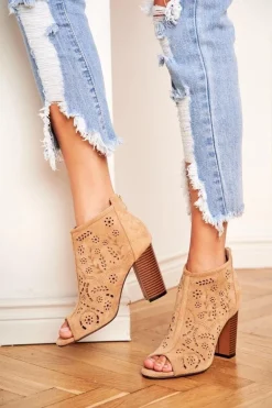 Botki Damskie Na Słupku Zamszowe Ażurowe Beżowe Papillon