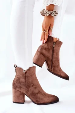 Botki Damskie Na Słupku Zamszowe Beżowe Carrick