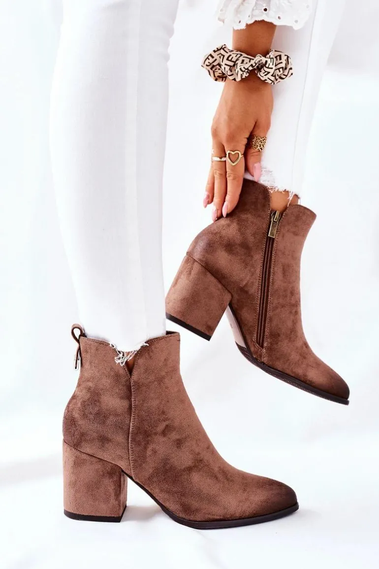 Botki Damskie Na Słupku Zamszowe Beżowe Carrick