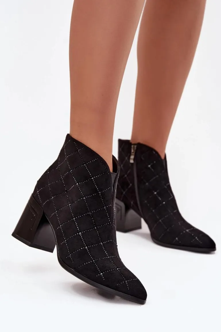 Botki Damskie Na Słupku Ze Zdobieniem D&A MR52-133 Czarne