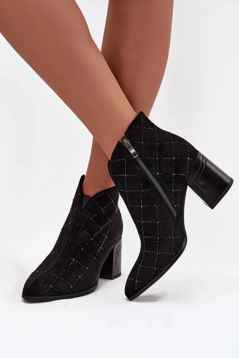 Botki Damskie Na Słupku Ze Zdobieniem D&A MR52-133 Czarne