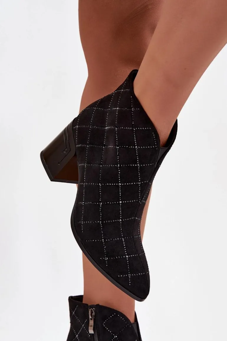 Botki Damskie Na Słupku Ze Zdobieniem D&A MR52-133 Czarne