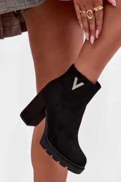 Botki Damskie Ocieplane Na Słupku Z Ozdobnym Detalem Czarne Briella