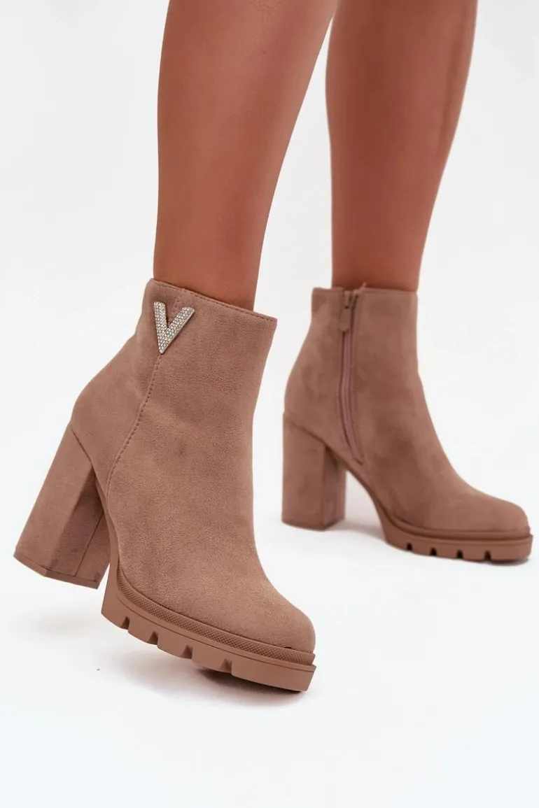 Botki Damskie Ocieplane Na Słupku Z Ozdobnym Detalem Beżowe Briella