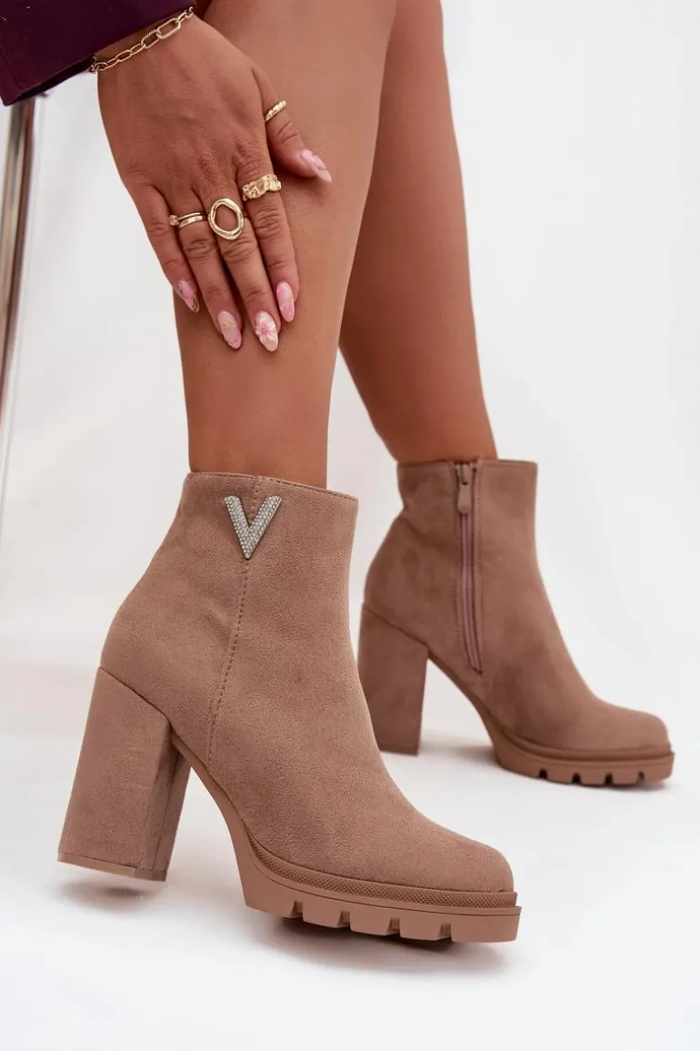Botki Damskie Ocieplane Na Słupku Z Ozdobnym Detalem Beżowe Briella