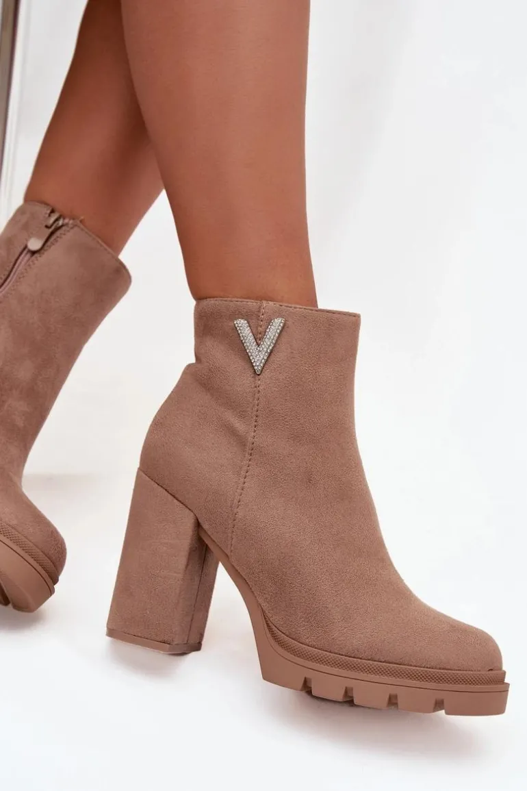 Botki Damskie Ocieplane Na Słupku Z Ozdobnym Detalem Beżowe Briella