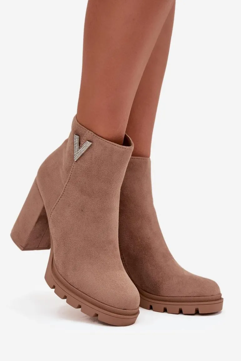 Botki Damskie Ocieplane Na Słupku Z Ozdobnym Detalem Beżowe Briella