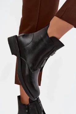 Botki Damskie Ocieplane Na Niskim Obcasie Z Ozdobami Czarne Tavressa