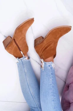 Botki Damskie Płaski Obcas Wiosenne Skórzane Kowbojki Camel Batty