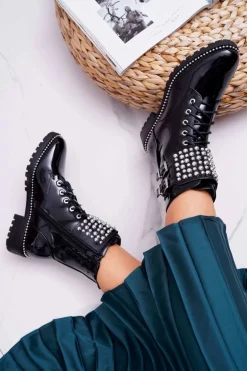 Botki Damskie Płaski Obcas Militarne Lakierowane Czarne Bemmer