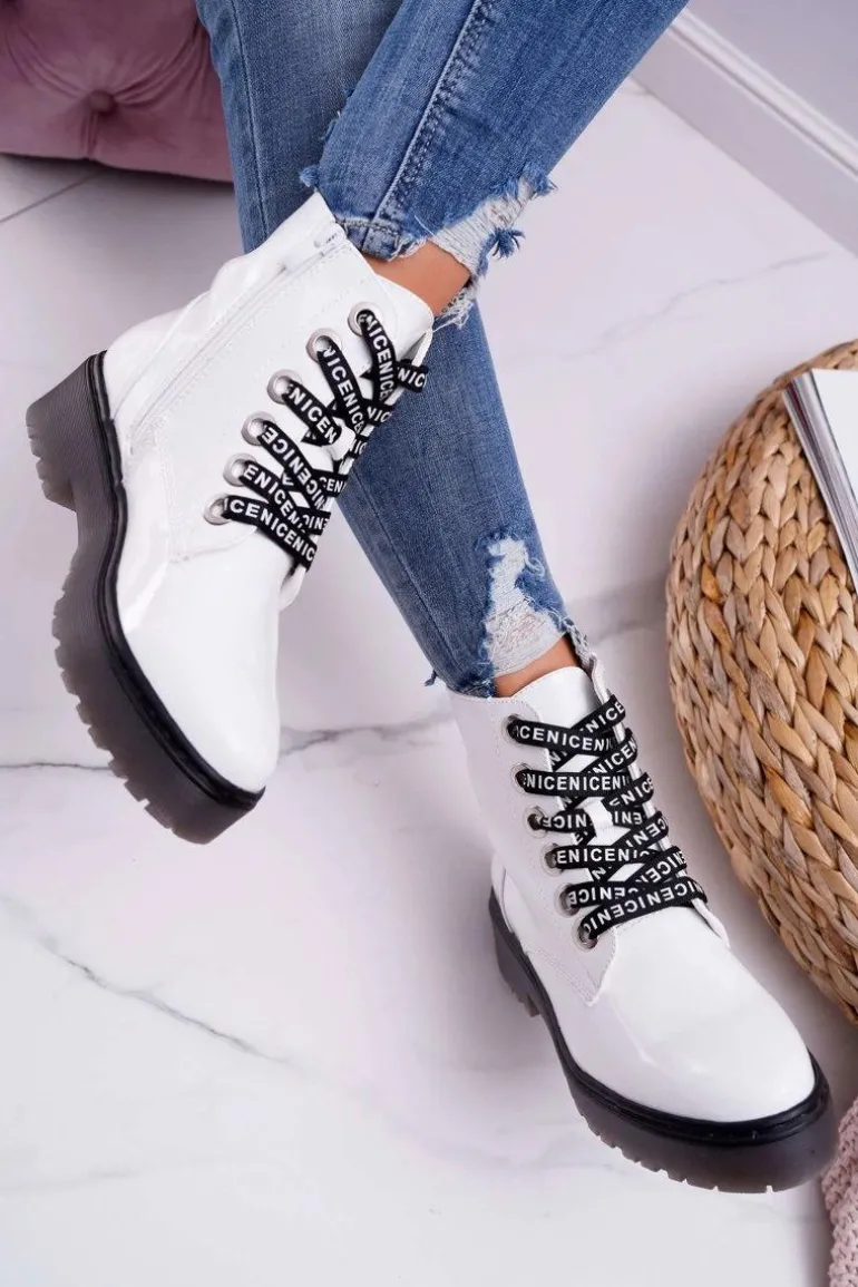 Botki Damskie Płaski Obcas Glany Lakierowane Białe Sergio Leone TR726