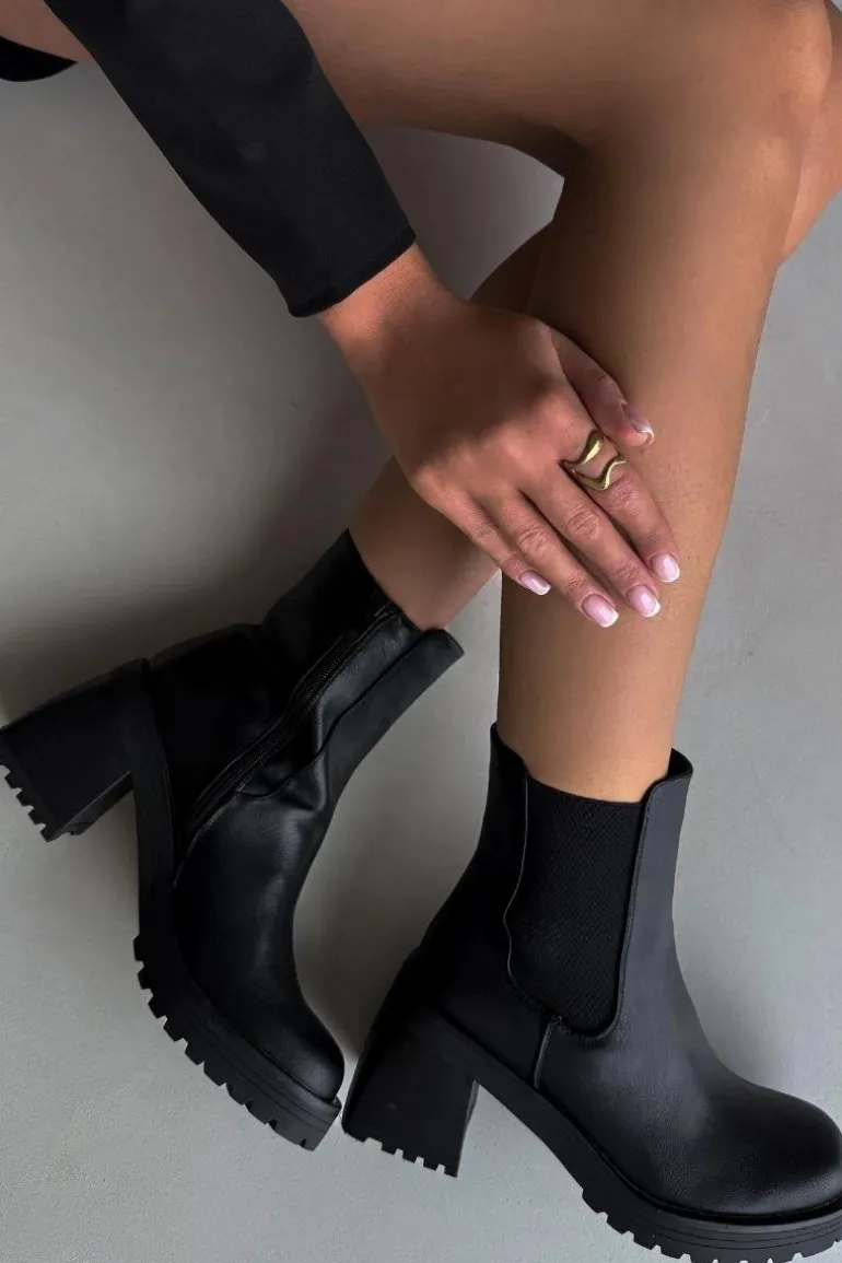 Botki Damskie Sztyblety Na Słupku Czarne Thalira