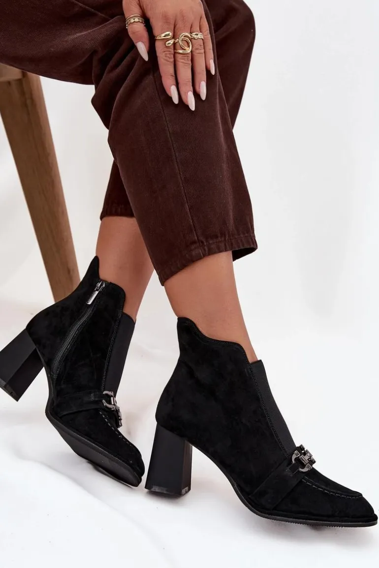 Botki Damskie Z Naturalnego Zamszu Na Słupku Artiker 57C0124 Czarne