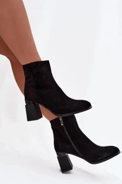 Botki Damskie Z Naturalnego Zamszu Na Słupku Ocieplane D&A CR52-718 Czarne