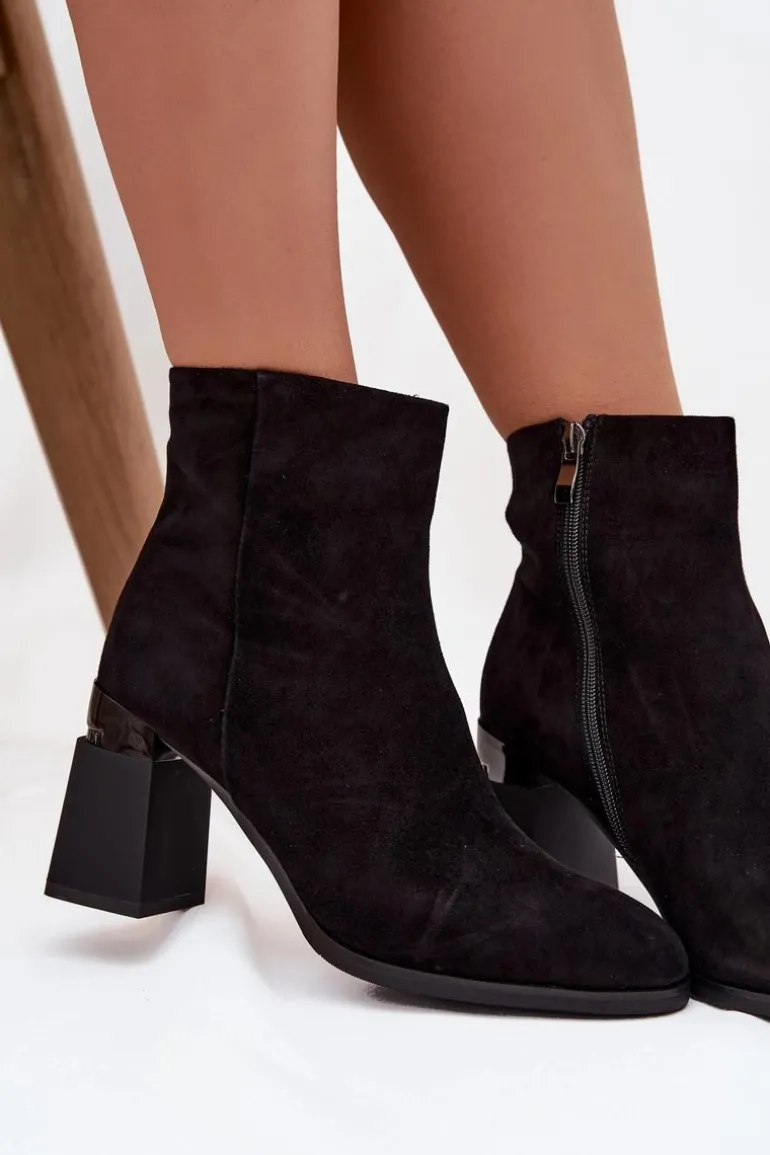 Botki Damskie Z Naturalnego Zamszu Na Słupku Ocieplane D&A CR52-718 Czarne