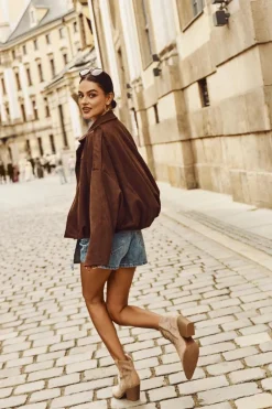 Botki Kowbojki Damskie Ocieplane Ze Zdobieniem Na Słupku Beżowe Arabella