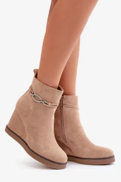 Botki Na Koturnie Z Ozdobnym Paskiem Beżowe Kaiviana