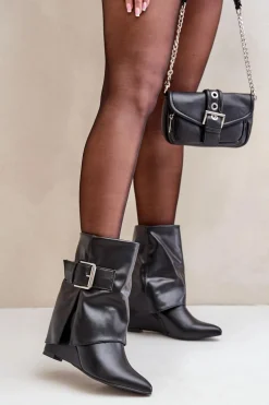 Botki Na Koturnie Z Wywiniętą Cholewką I Klamrą Czarne Vortinia