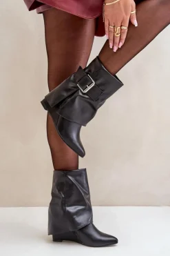 Botki Na Koturnie Z Wywiniętą Cholewką I Klamrą Czarne Vortinia