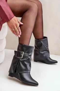 Botki Na Koturnie Z Wywiniętą Cholewką I Klamrą Czarne Vortinia