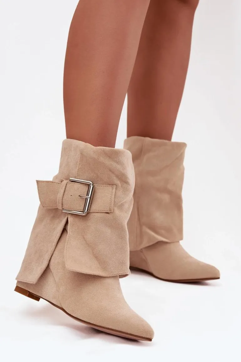 Botki Na Koturnie Z Wywiniętą Cholewką I Klamrą Eko Zamszowe Beżowe Vortinia