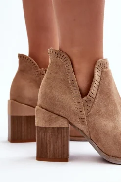 Botki Na Masywnym Słupku Z Wycięciem Beżowe Jolnima