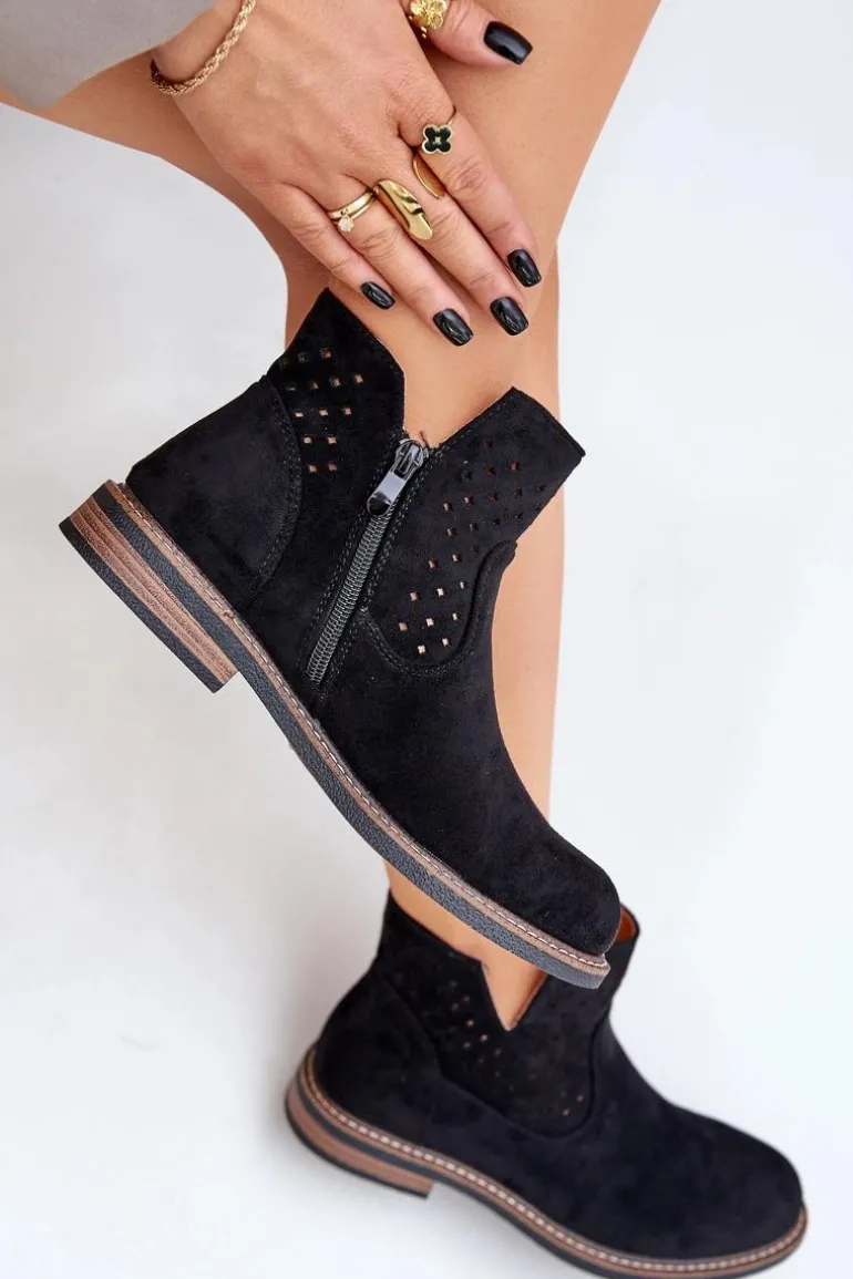 Botki Na Płaskim Obcasie Z Ażurową Cholewką Czarne Elivaya