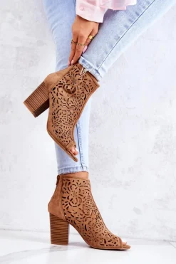Botki Na Słupku Ażurowe Camel Brittany