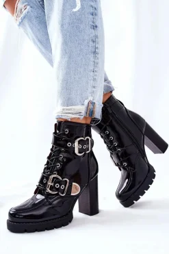 Botki Na Słupku Lakierowane Z Klamrą Czarne Flaris