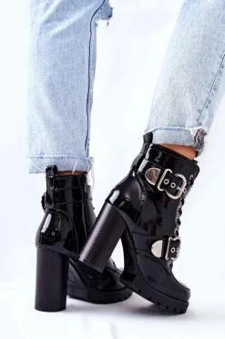 Botki Na Słupku Lakierowane Z Klamrą Czarne Flaris